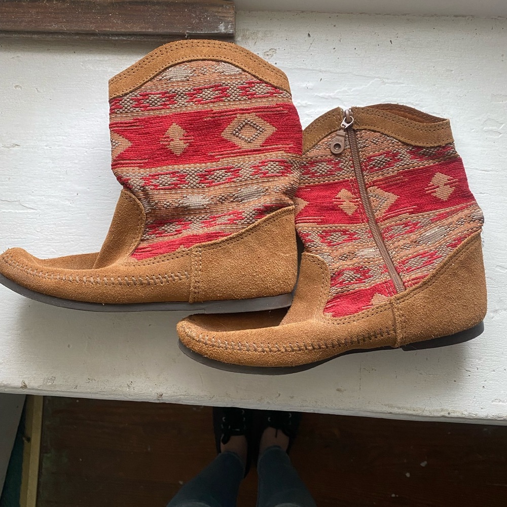 Moccasin boots